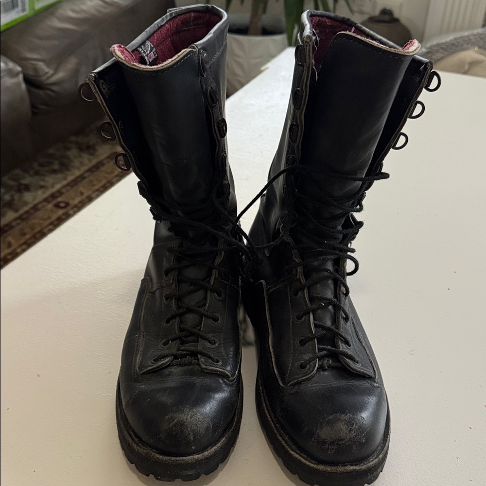 GORE-TEX Danner Fort Lewis 10" Black Insulated Waterproof Boots.